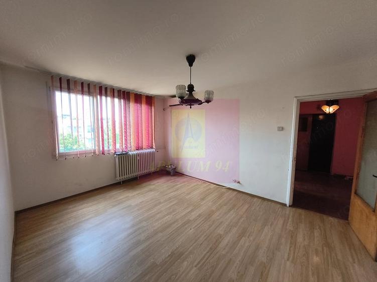 Apartament cu 3 camere semidecomandat în Cotroceni