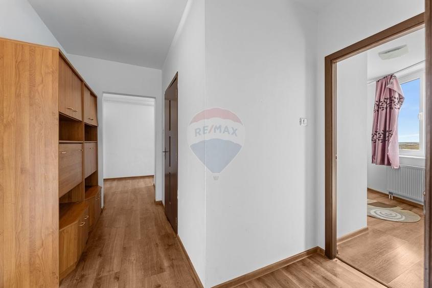 Apartament cu 3 camere decomandat, mobilat în Romanilor