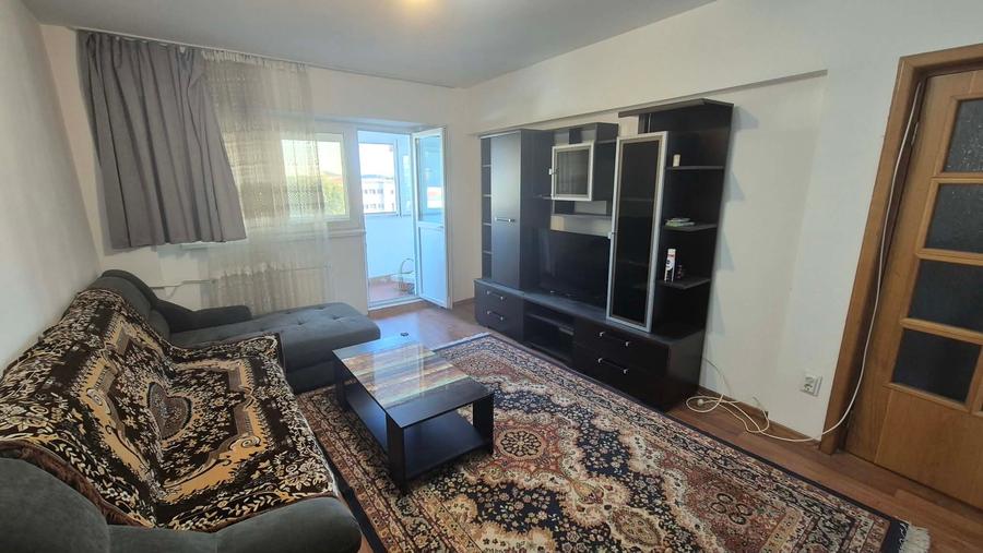 Apartament cu 3 camere decomandat în Lacul Tei