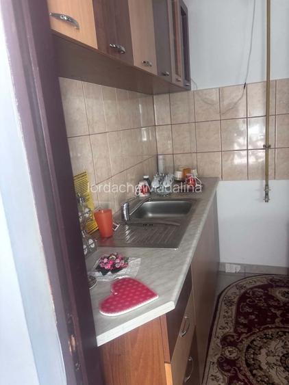 Vand garsoniera zona ostroveni 30 de mii de euro