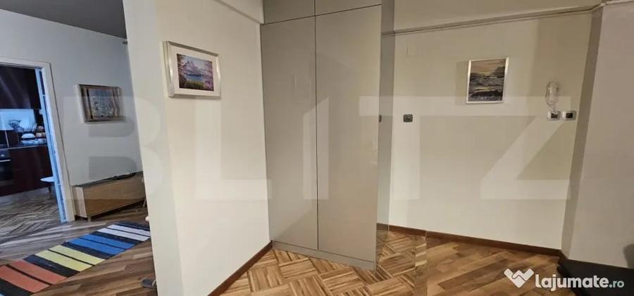 Apartament cu 4 camere semidecomandat, mobilat în Central
