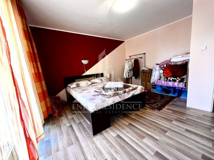Casă individuală cu 6 camere cu Canalizare în Păcii