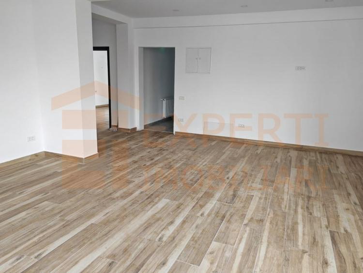 Spațiu comercial, de 360 mp, în Central