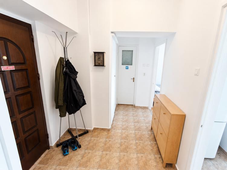 Apartament cu 2 camere decomandat în Titulescu