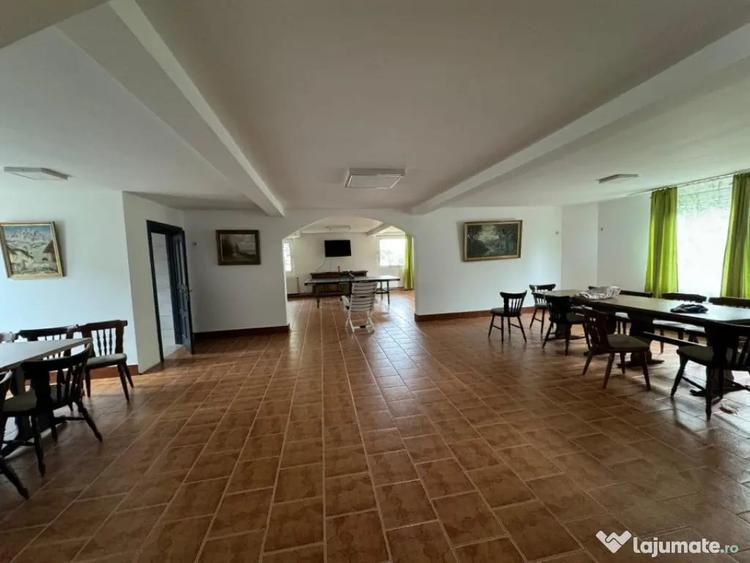 Casă cu 7 camere cu Teren 2500 Mp în Sucevița