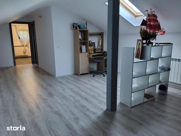 Casă cu 5 camere cu Teren 1300 Mp în Curtești