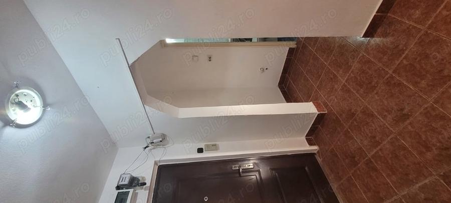Garsonieră decomandată în Rogerius