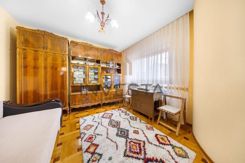 Casă individuală cu 7 camere cu Canalizare în Europa