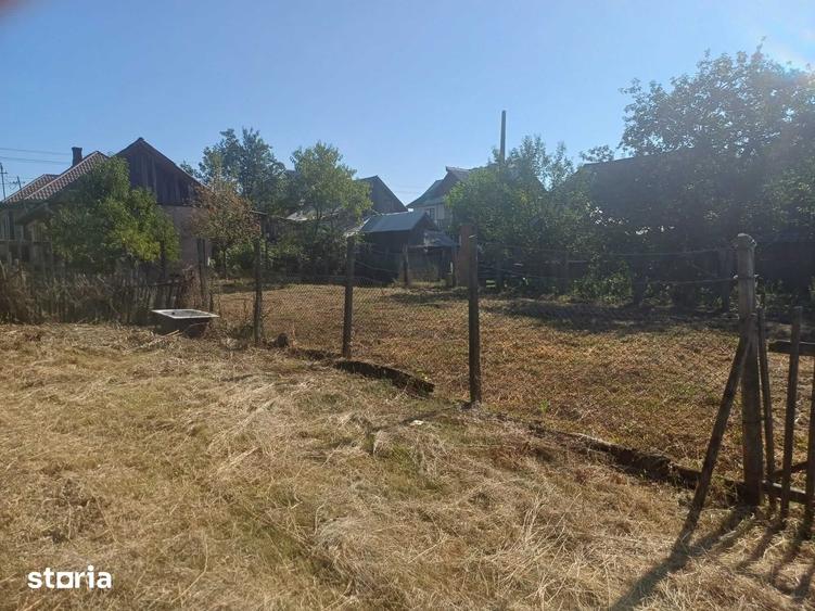 Casă cu 6 camere cu Teren 10400 Mp în Asuaju de Sus