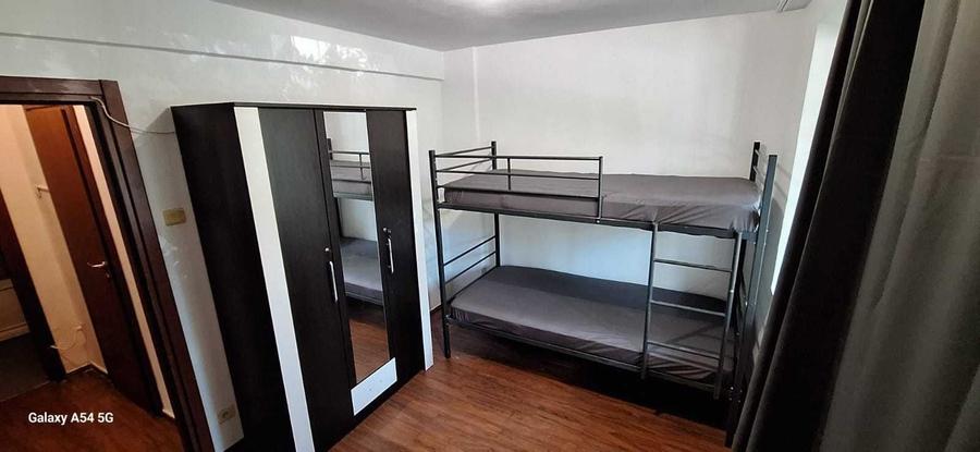 Apartament cu 3 camere decomandat în Grivița