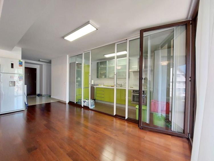 Apartament cu 4 camere decomandat în Brașovul Vechi