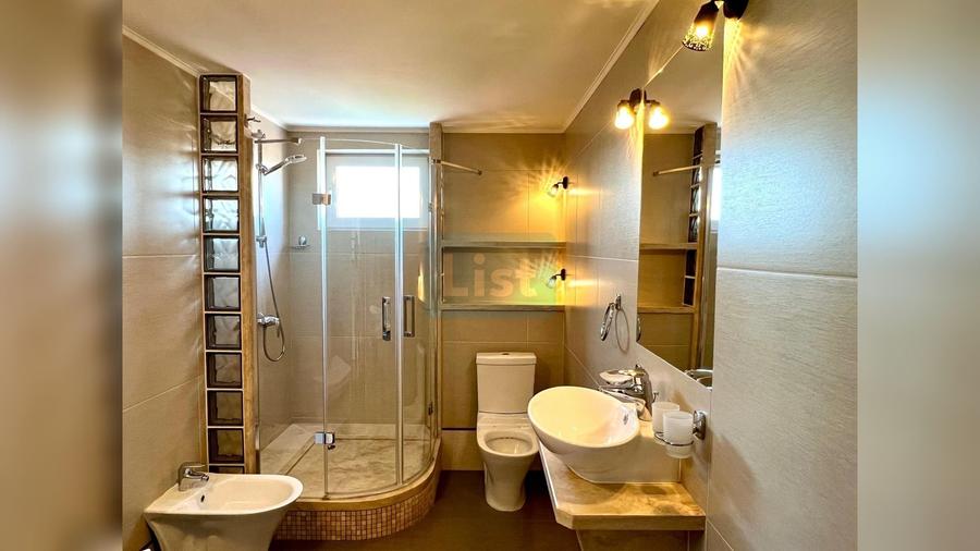 Apartament cu 5 camere semidecomandat în Zorilor