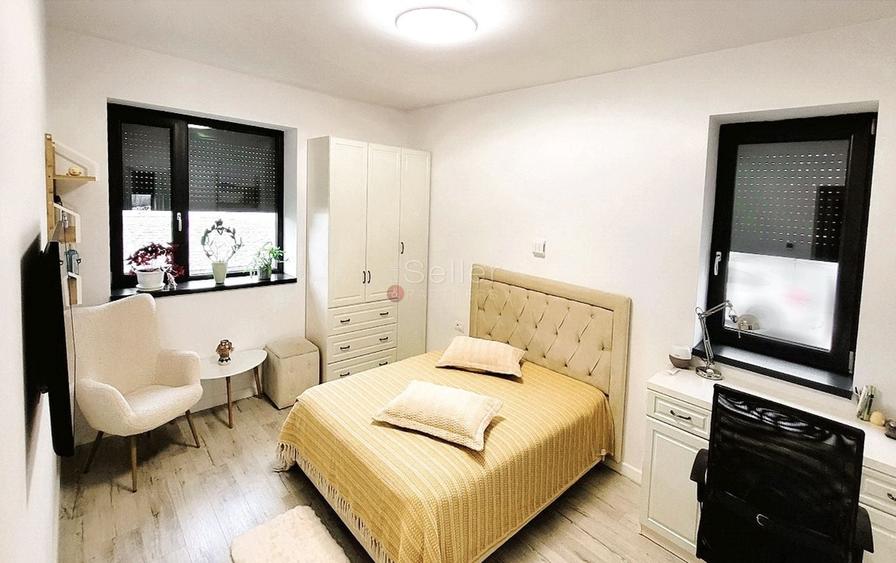 Casă individuală cu 7 camere cu Canalizare în Bartolomeu