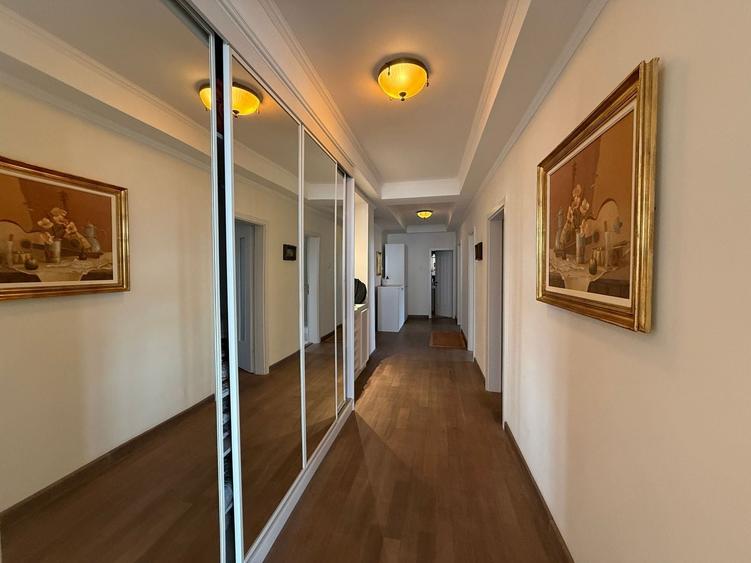 Apartament cu 3 camere decomandat, mobilat în Nord