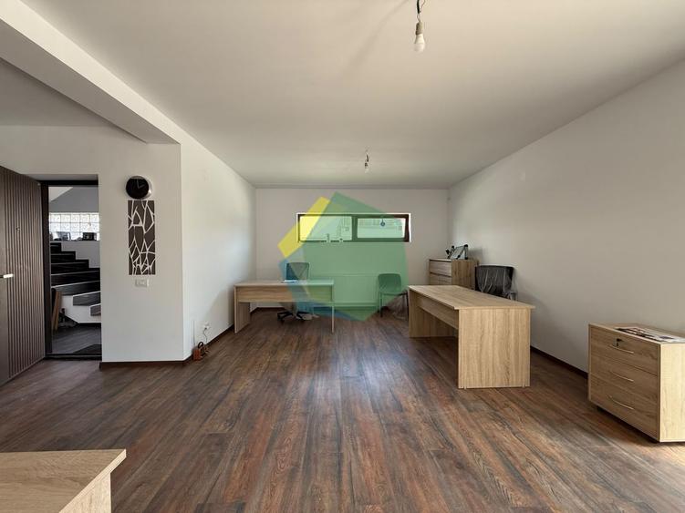 Apartament cu 4 camere semidecomandat, mobilat în Odăile