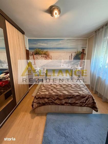 Casă cu 5 camere cu Teren 754 Mp în Glina