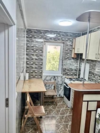 Apartament cu 2 camere decomandat, mobilat în Berceni