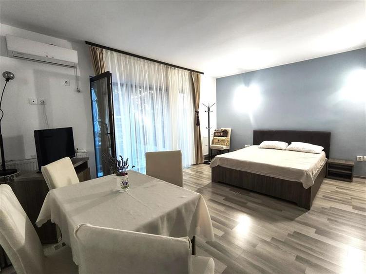 Garsonieră decomandată în Central