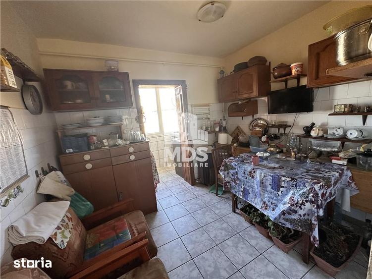 Apartament cu 3 camere decomandat, mobilat în Steaua