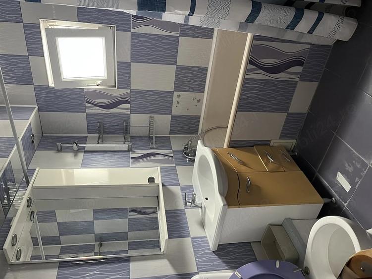 Apartament cu 3 camere decomandat în Banu Mărăcine