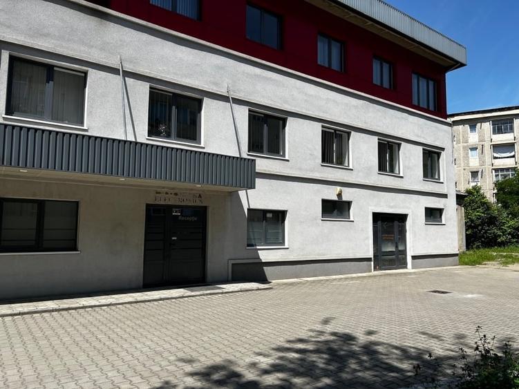 Birou, de 130 mp, în Central