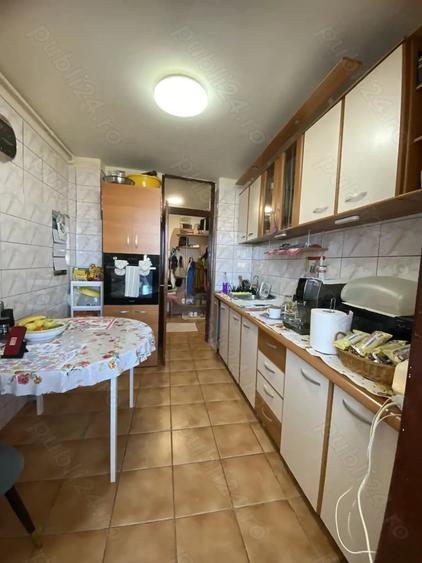 Apartament cu 3 camere semidecomandat în Militari