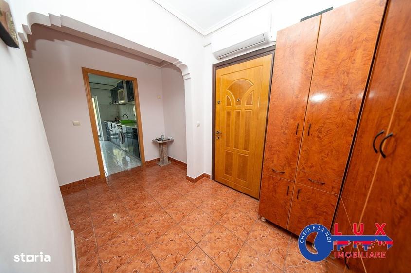 Apartament cu 3 camere decomandat în Babadag