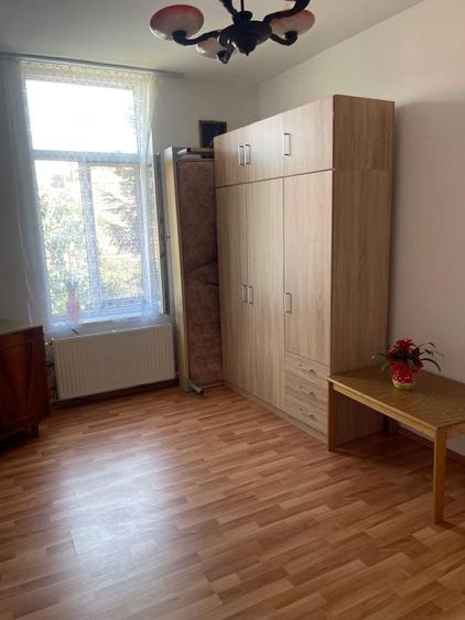 Garsonieră decomandată în 1 Mai