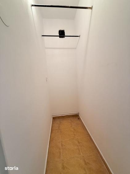 Apartament cu 3 camere decomandat în Cornișa