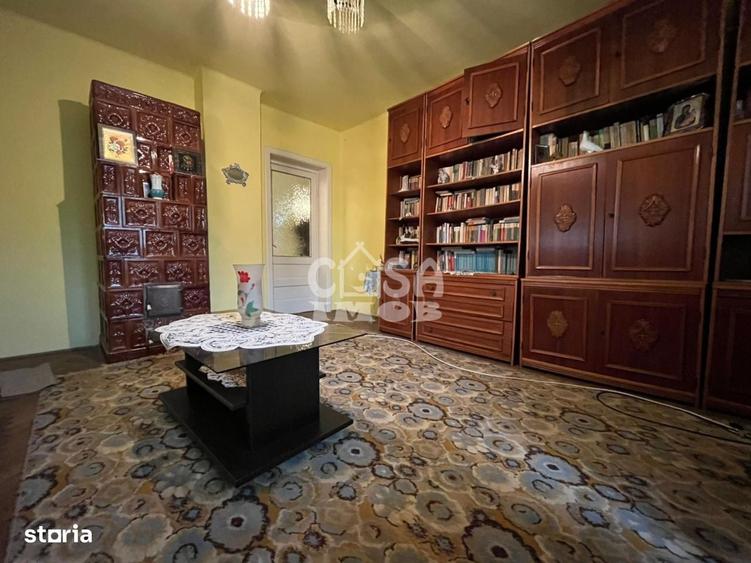 Casă cu 4 camere decomandat în Sud