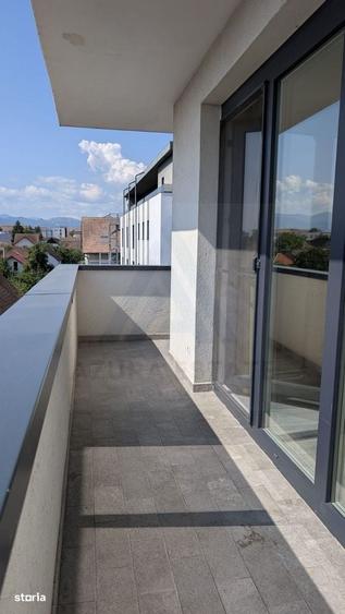 Apartament cu 3 camere în Calea Dumbrăvii