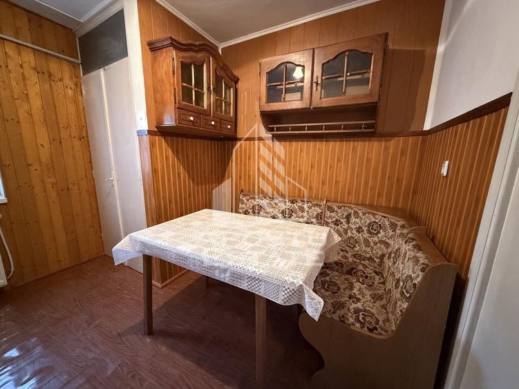 Apartament cu 3 camere decomandat, mobilat în Central