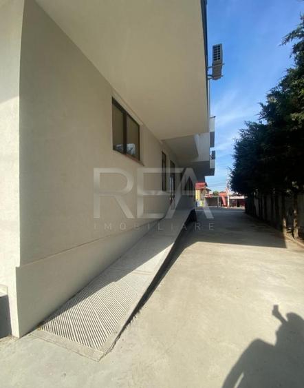 Spațiu comercial, de 200 mp, în Tunari