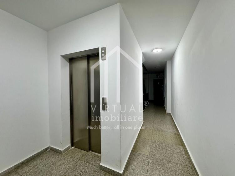 Apartament cu 3 camere semidecomandat, mobilat în Exterior Vest