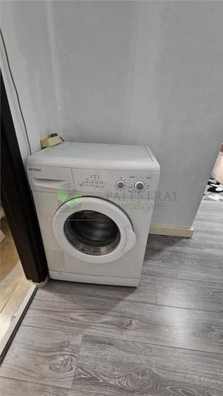 Apartament cu 2 camere decomandat în Florilor