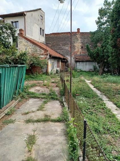 Casă cu 3 camere în Central