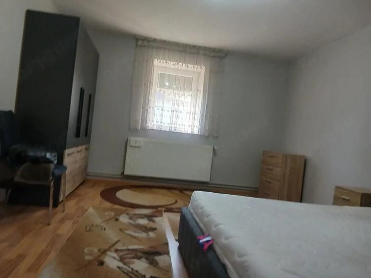 Casă cu 4 camere cu Teren 800 Mp în Uivar