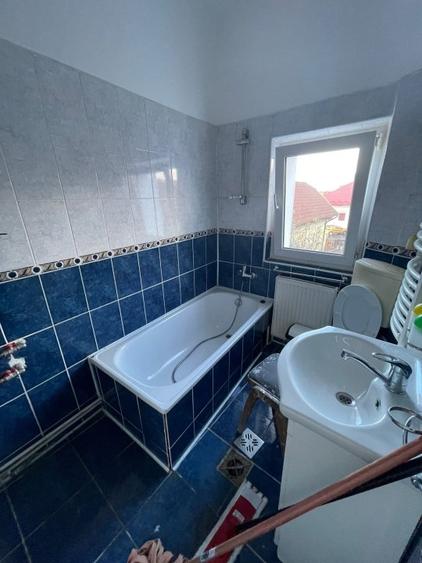 Casă individuală cu 6 camere cu Canalizare în Centrul Istoric