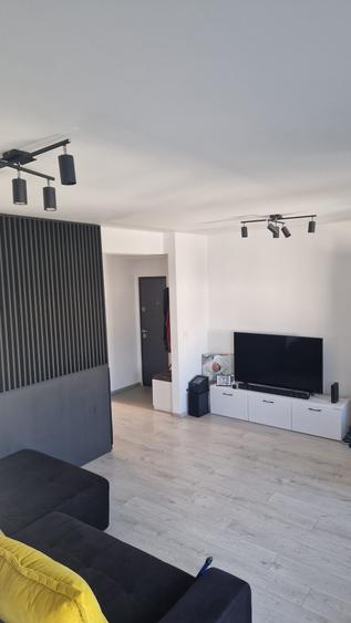 Apartament cu 2 camere decomandat în Lipovei