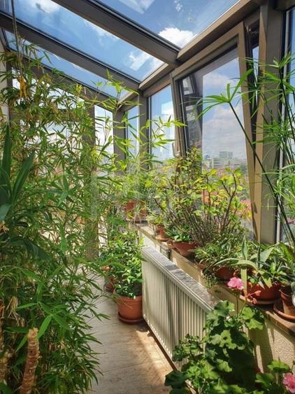 Apartament cu 5 camere decomandat în Matei Voievod