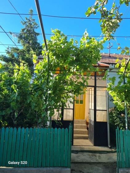 Casă cu 4 camere în Bistrița Nouă