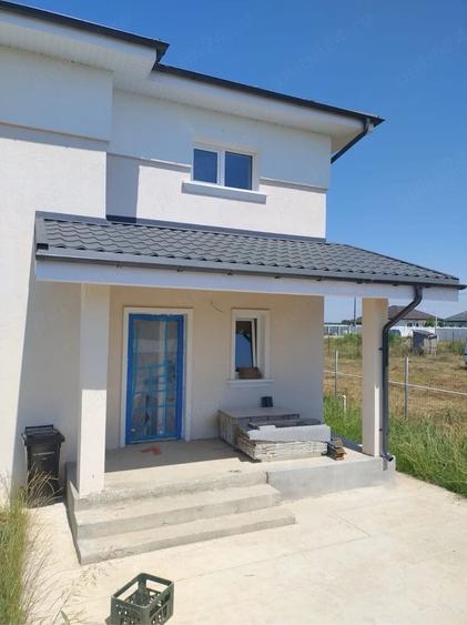 Casă cu 4 camere cu Teren 354 Mp în Crevedia