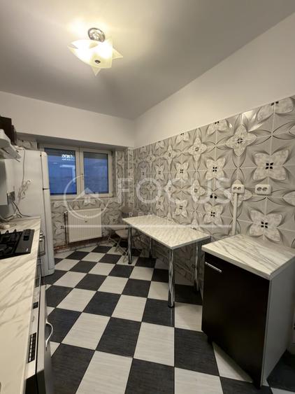 Apartament cu 3 camere semidecomandat, mobilat în Obor