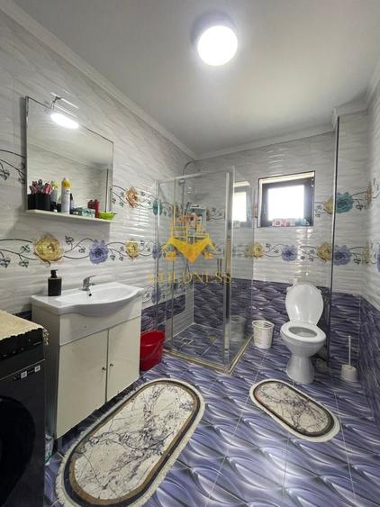 Casă individuală cu 4 camere cu Canalizare în Jucu de Sus