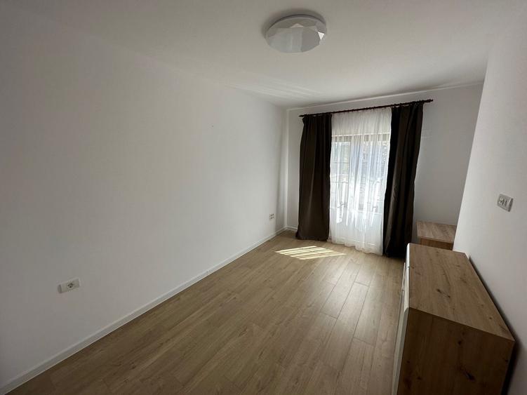 Duplex cu 5 camere cu Canalizare în Aradului