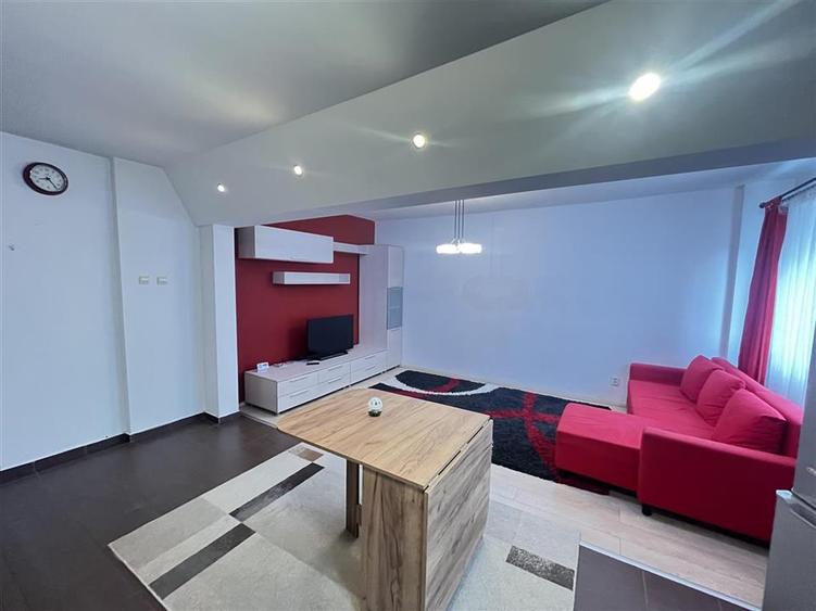 Apartament cu 3 camere decomandat, mobilat în Terezian