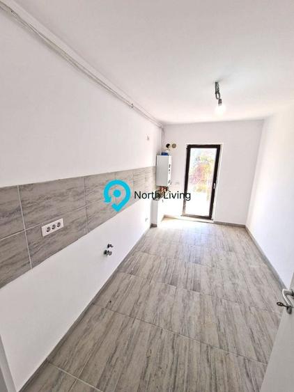 Apartament cu 3 camere decomandat în Est