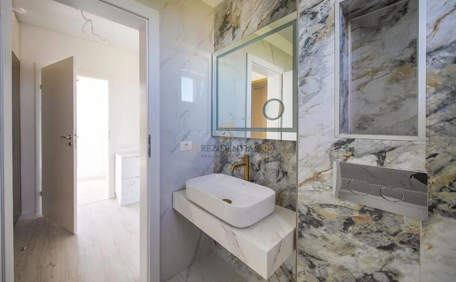 Casă individuală cu 4 camere cu Piscina în Central