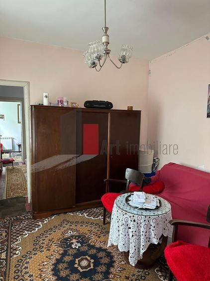 Casă individuală cu 4 camere cu Canalizare în 13 Septembrie