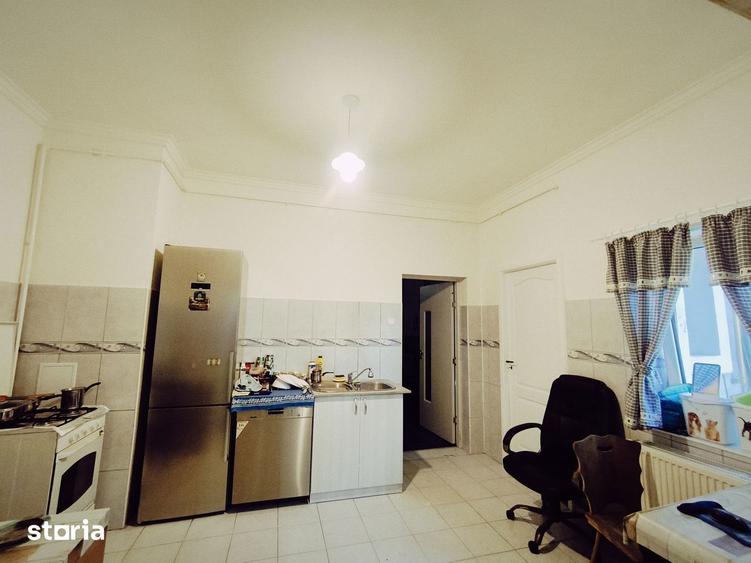 Apartament cu 3 camere în Traian
